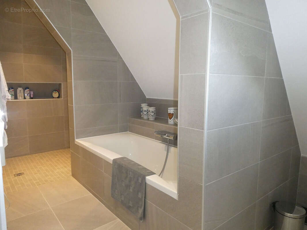 Maison à PONT-L&#039;EVEQUE