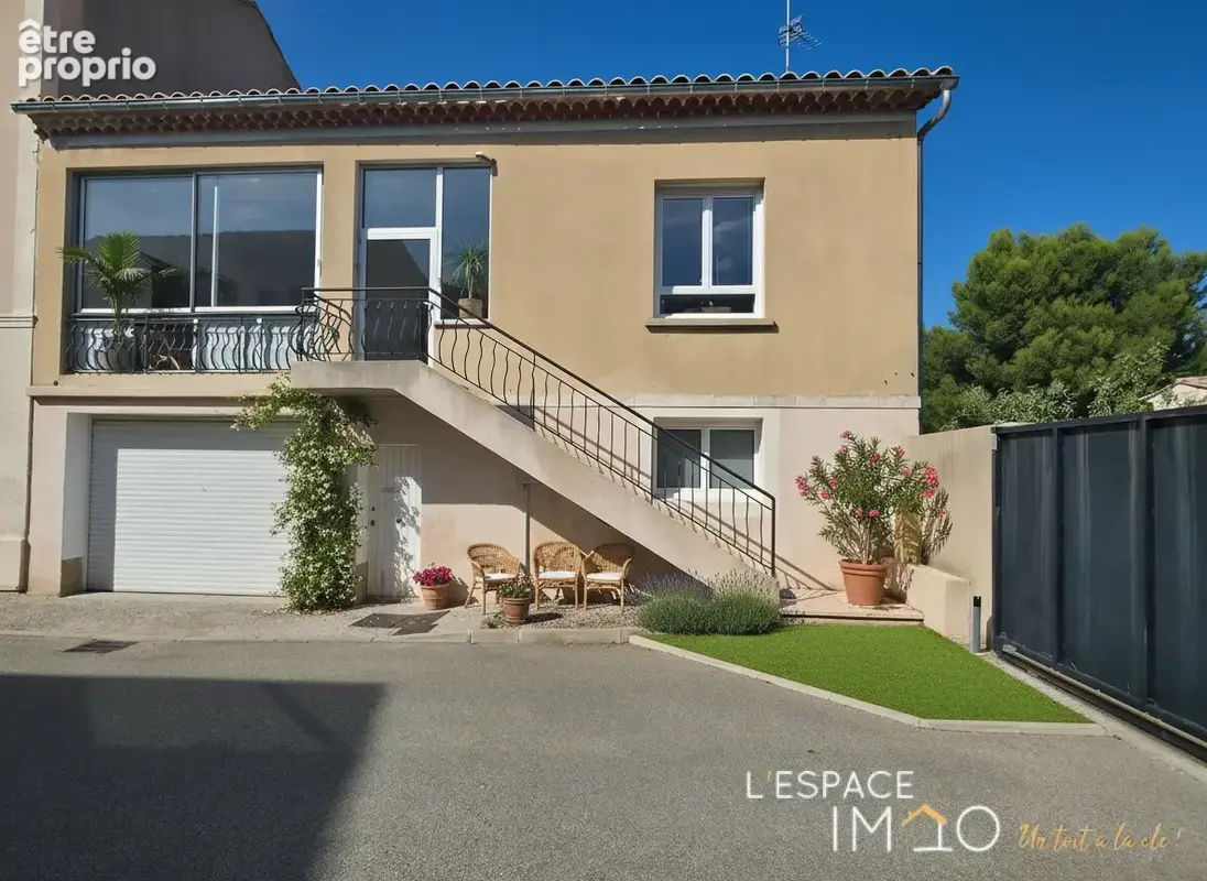 Photo Maison à Robion au prix de 349 800€