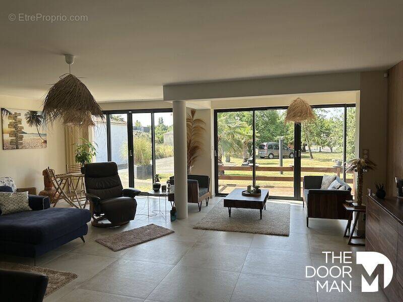 Maison à SAINTE-SOULLE