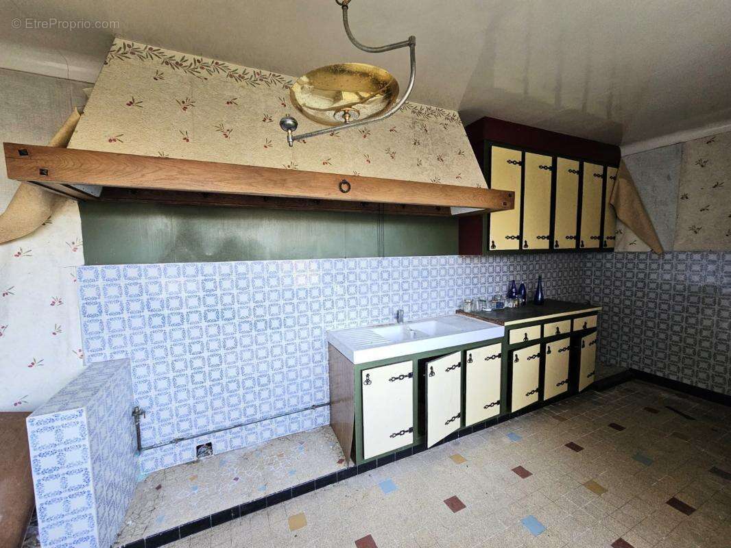 Maison bourgeoise - 165m² avec jardin clos et deux garages - photo 9
