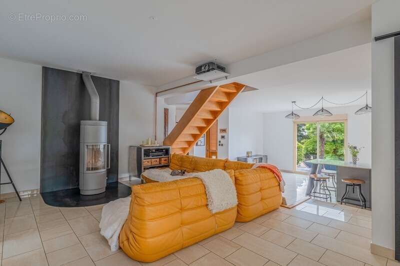 Maison à OULLINS