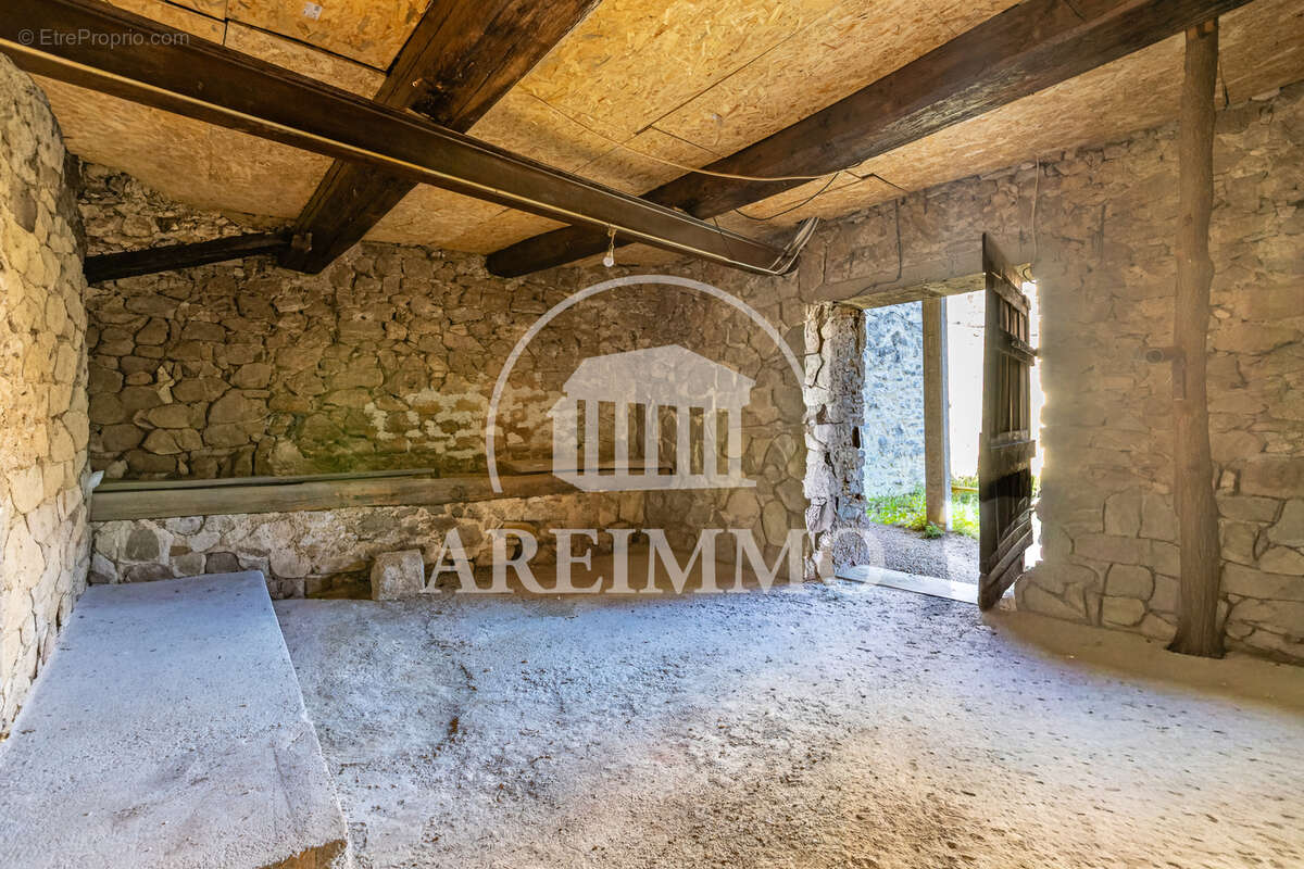 Maison à SAINT-MARTIN-DE-LONDRES