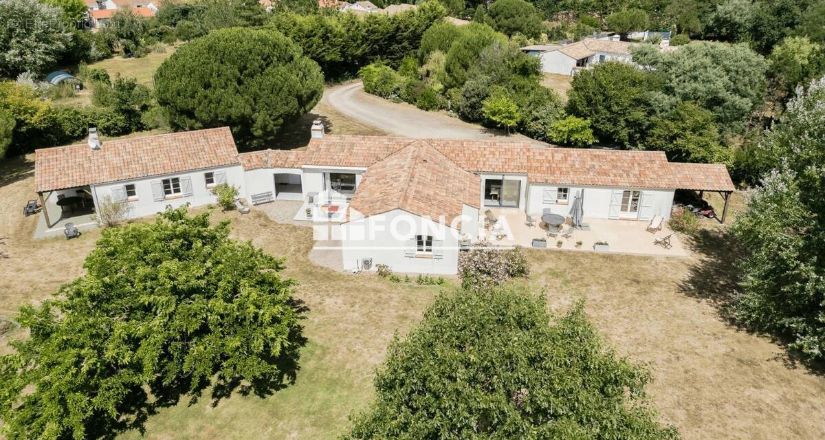 Maison à L&#039;AIGUILLON-SUR-VIE