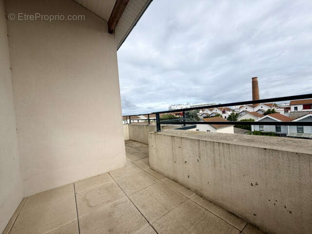 Quartier la pallice - type 4 avec terrasses, garage et stationnement - photo 9