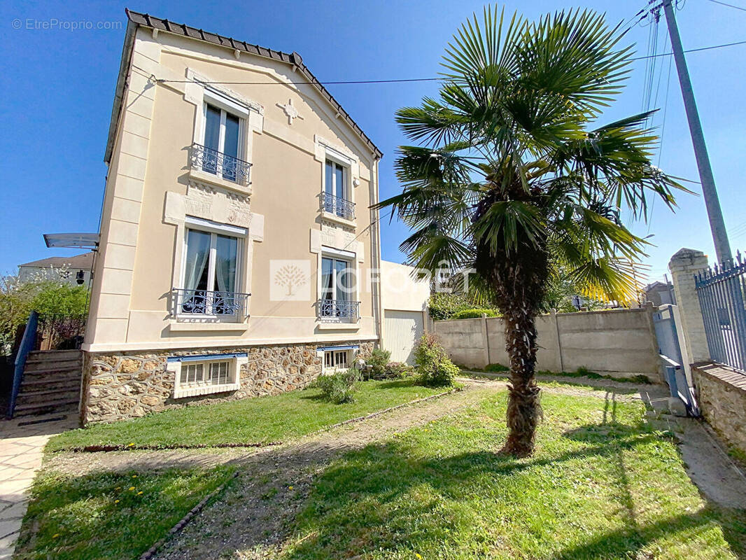 Maison à DEUIL-LA-BARRE