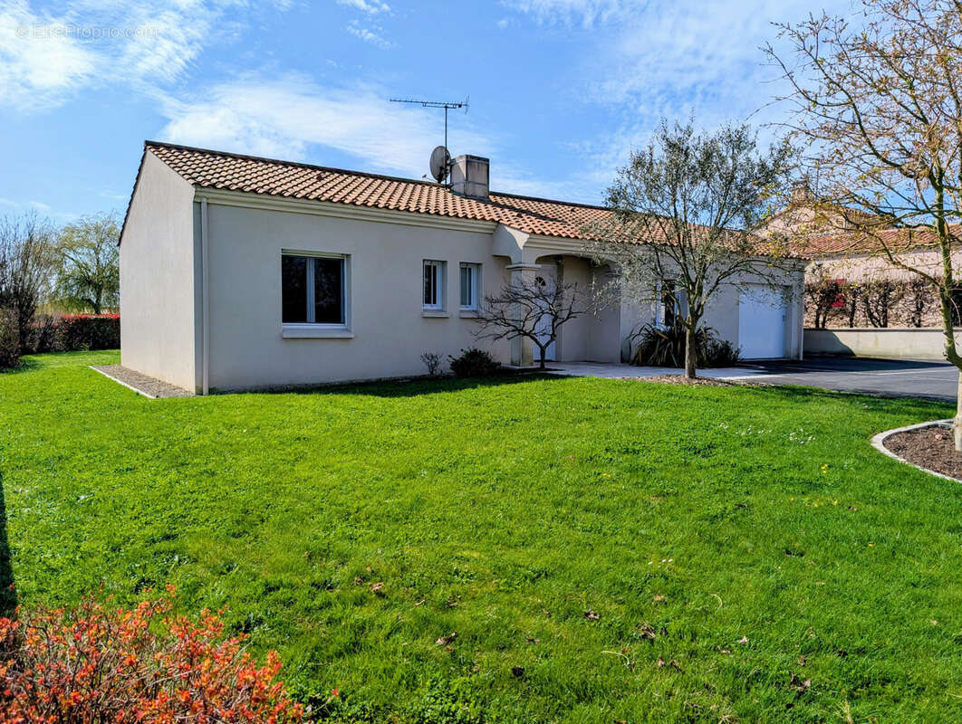 Maison à SAINT-PROUANT