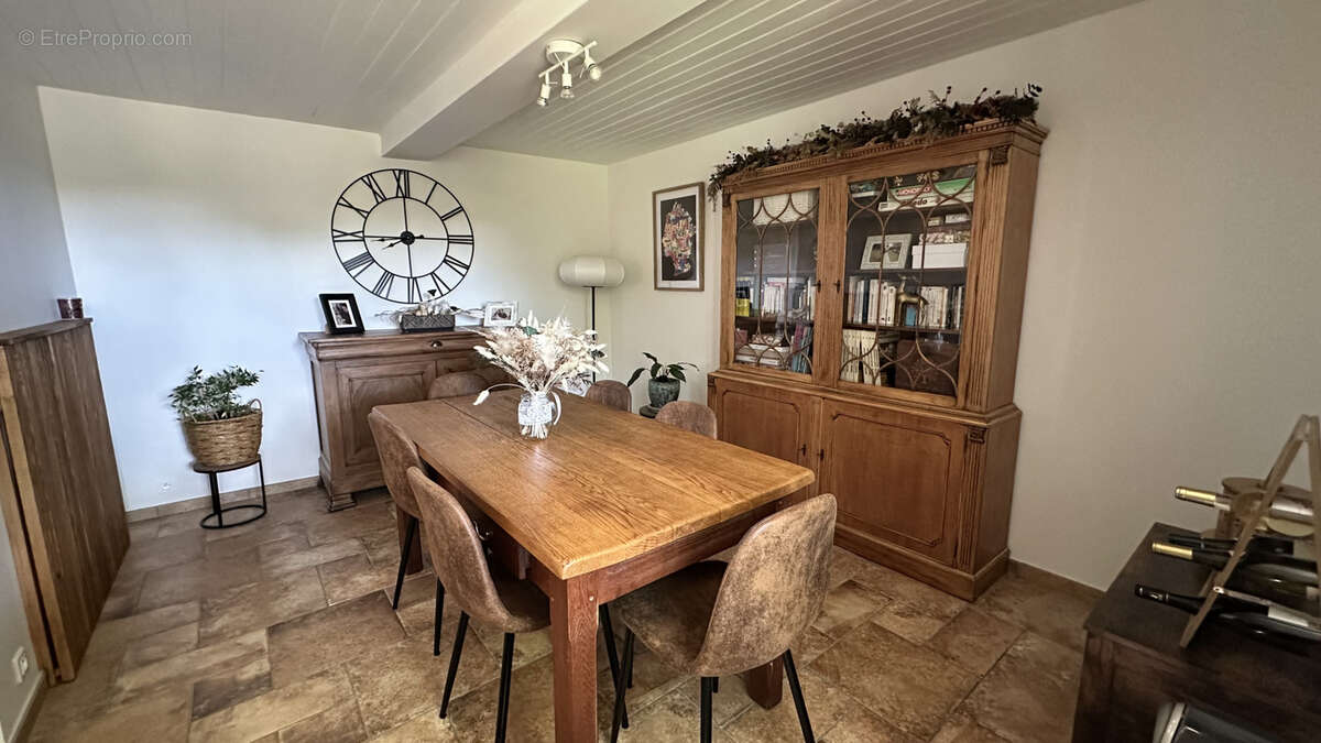Maison à SERMENTIZON