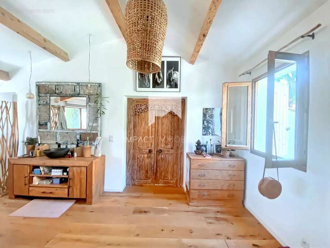 Maison à LA LONDE-LES-MAURES