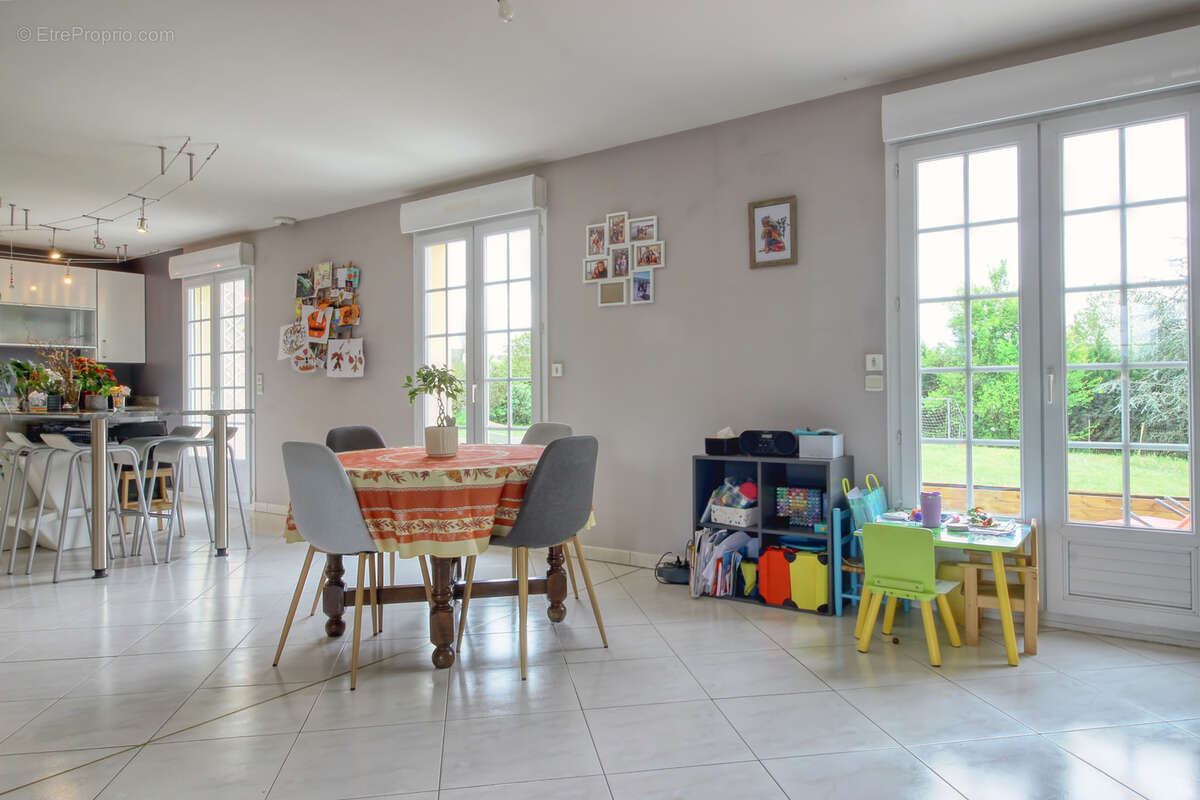 Maison à COURCELLES-CHAUSSY
