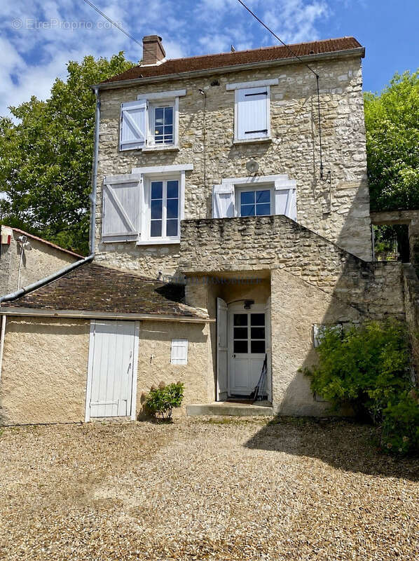 Maison à THOIRY