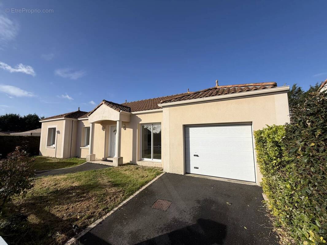 Maison à AIGREFEUILLE-SUR-MAINE