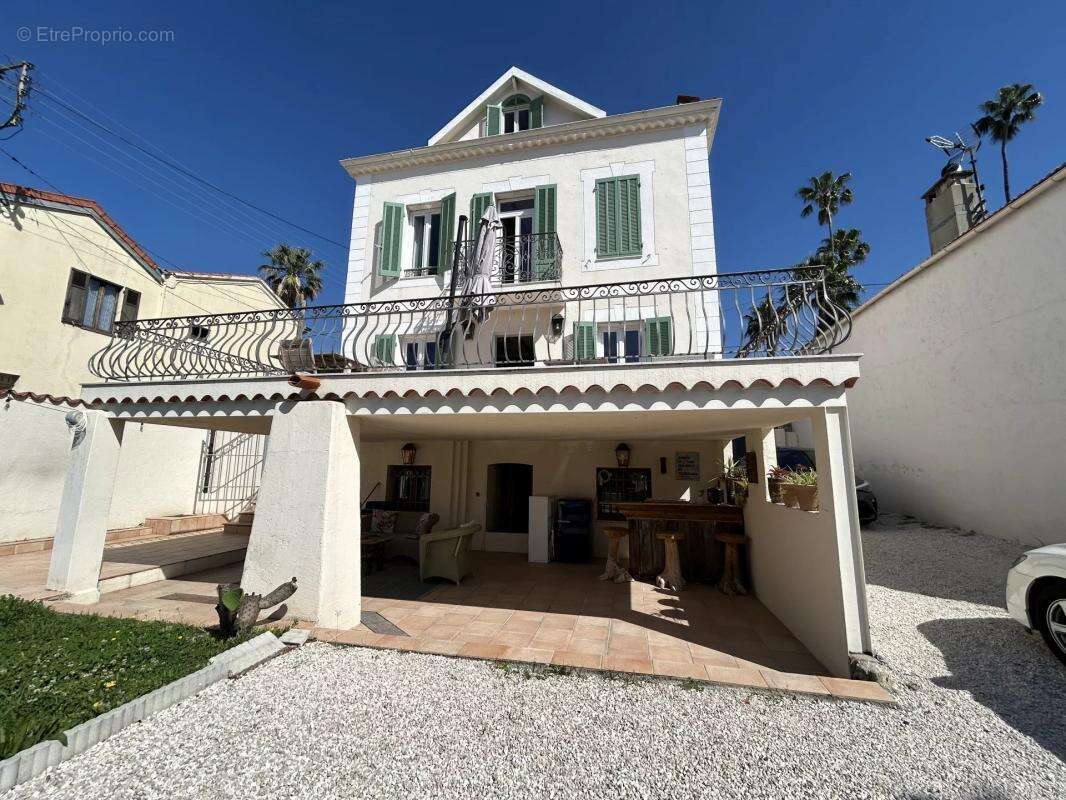 Maison à VALLAURIS