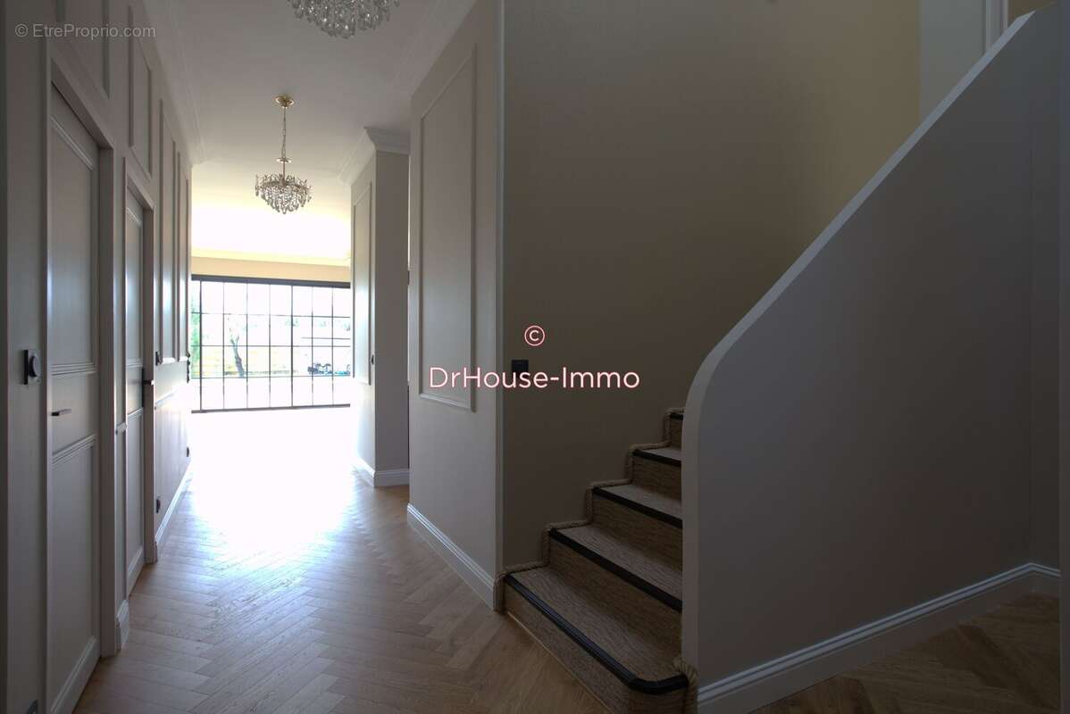 Maison à SAINT-SULPICE-ET-CAMEYRAC