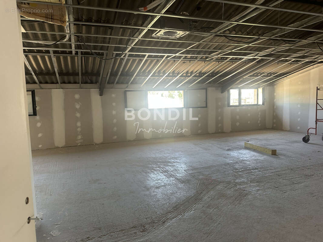Locaux de 90m2  Nouveau POLE MEDICAL PERTUIS ZAC Saint Martin - photo 6