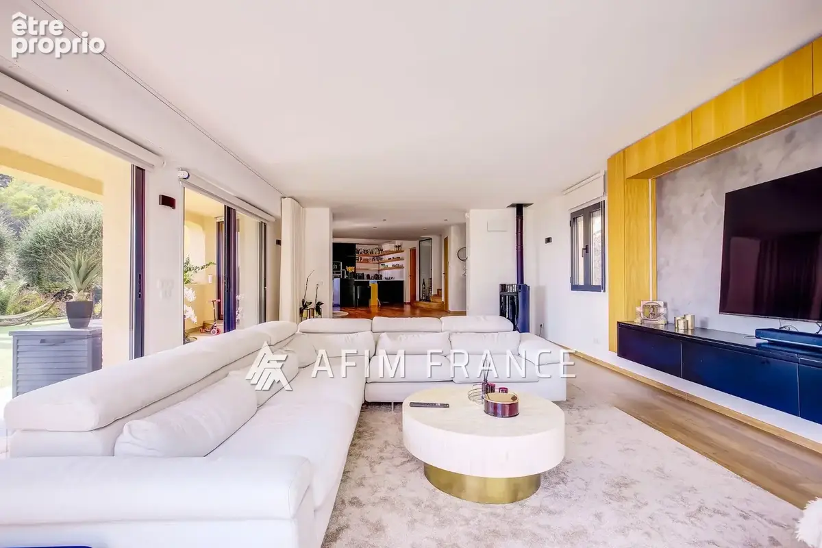 Maison 6 pièces 300 m² à vendre à Tourrette-Levens (06690) - photo 5