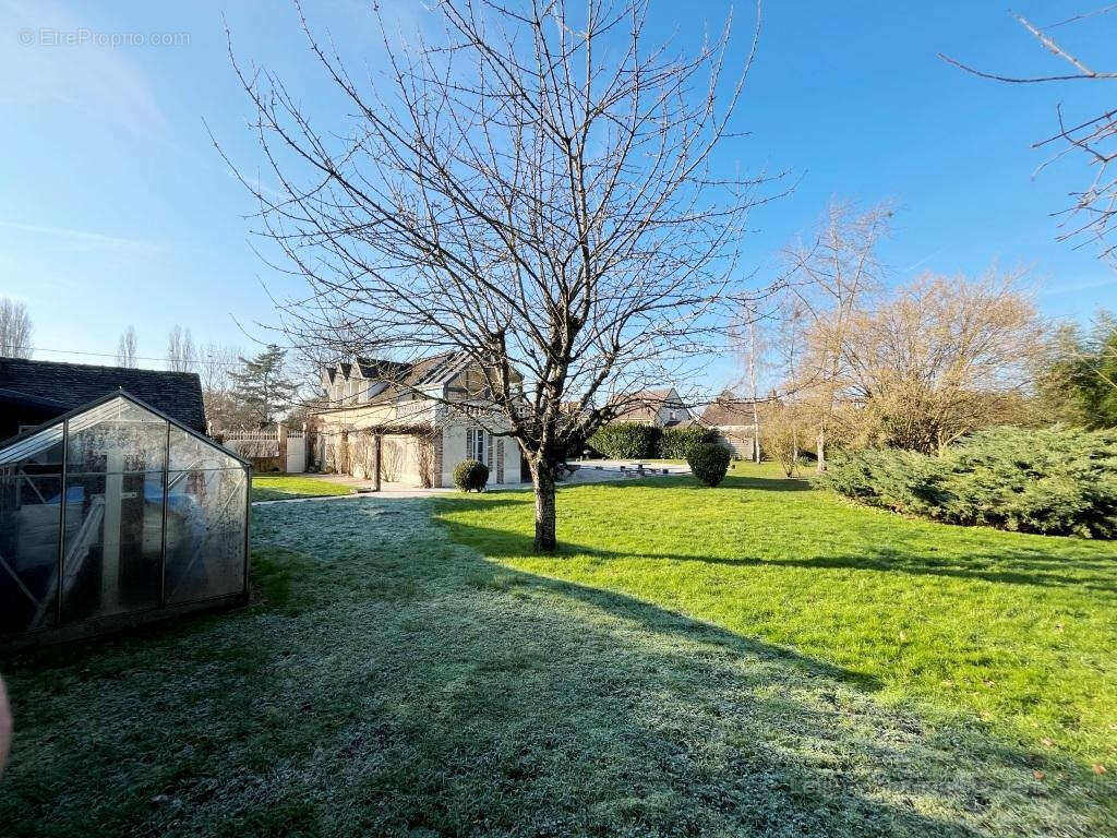 Propriété avec piscine et sa maison d'amis sur son jardin de 2250m2 - photo 14