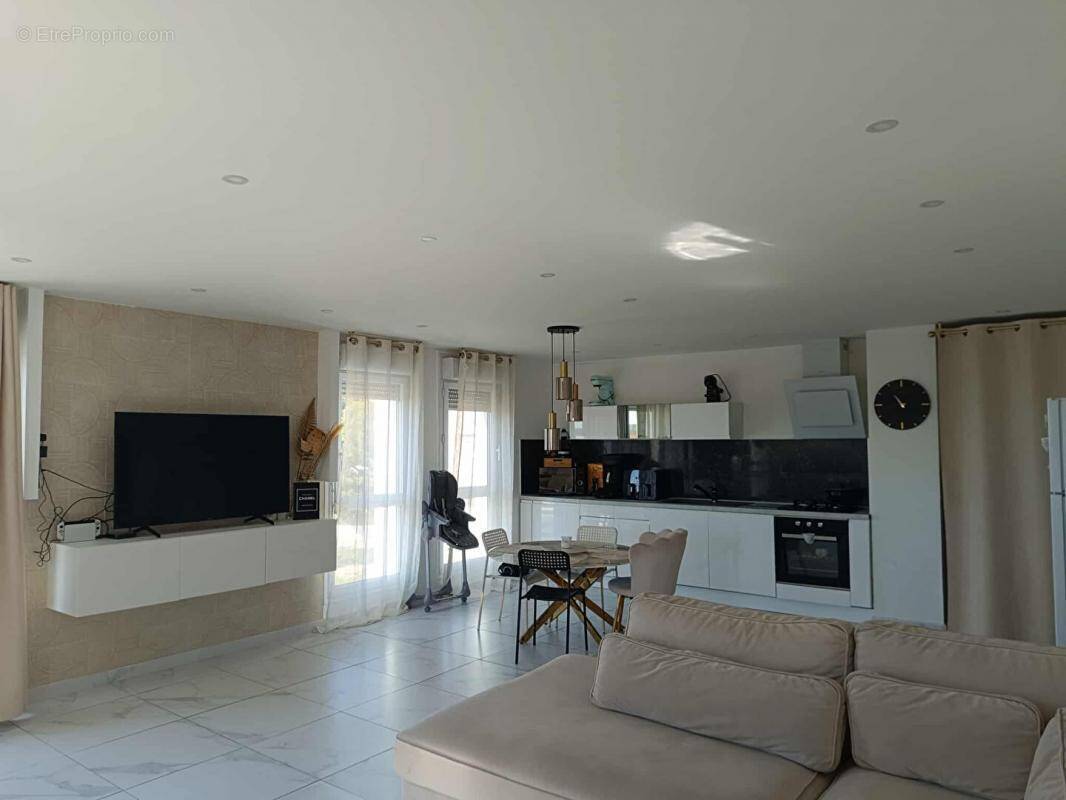 Appartement à PORT-DE-BOUC