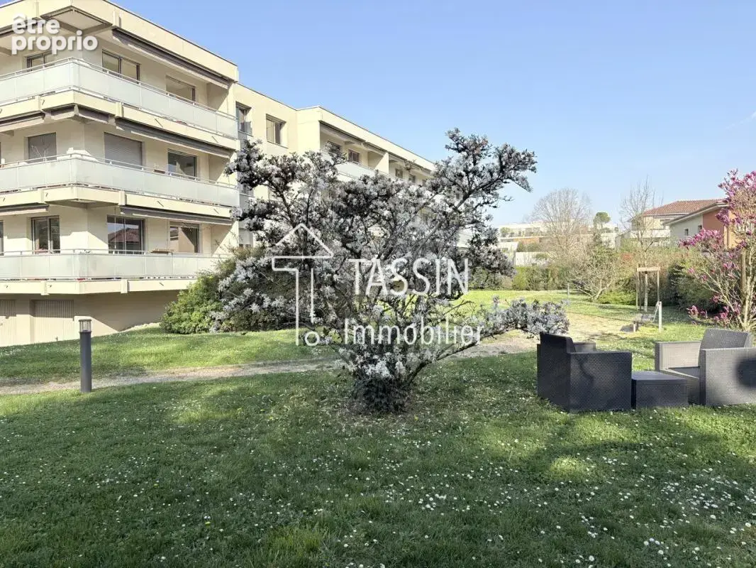 Tassin Bourg - Appartement T4 en dernier étage - photo 10