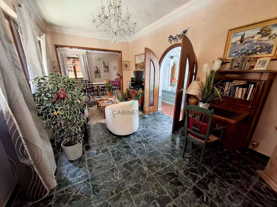 Maison à ROQUEFORT-LES-PINS