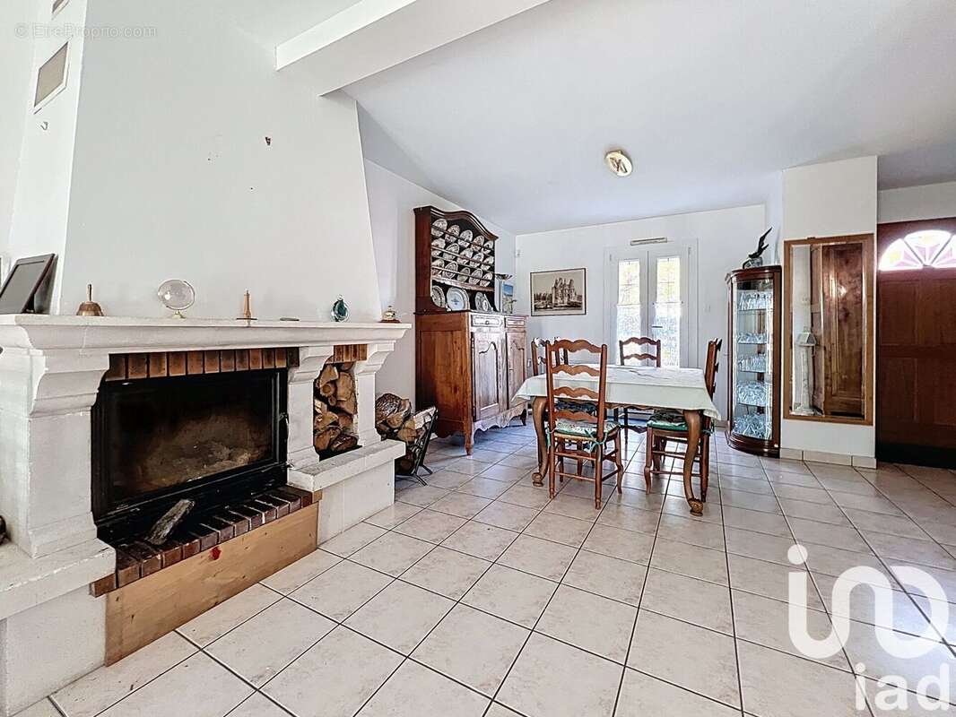 Photo 4 - Maison à MONDONVILLE-SAINT-JEAN