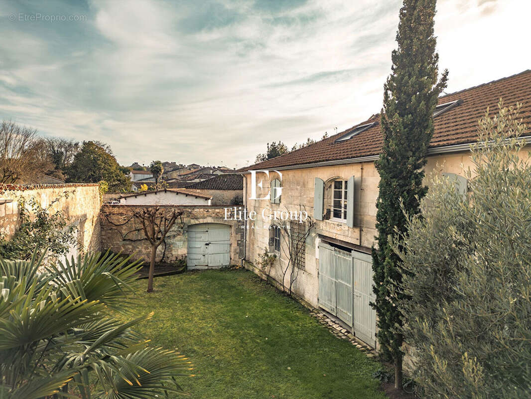 Maison à CHATEAUNEUF-SUR-CHARENTE