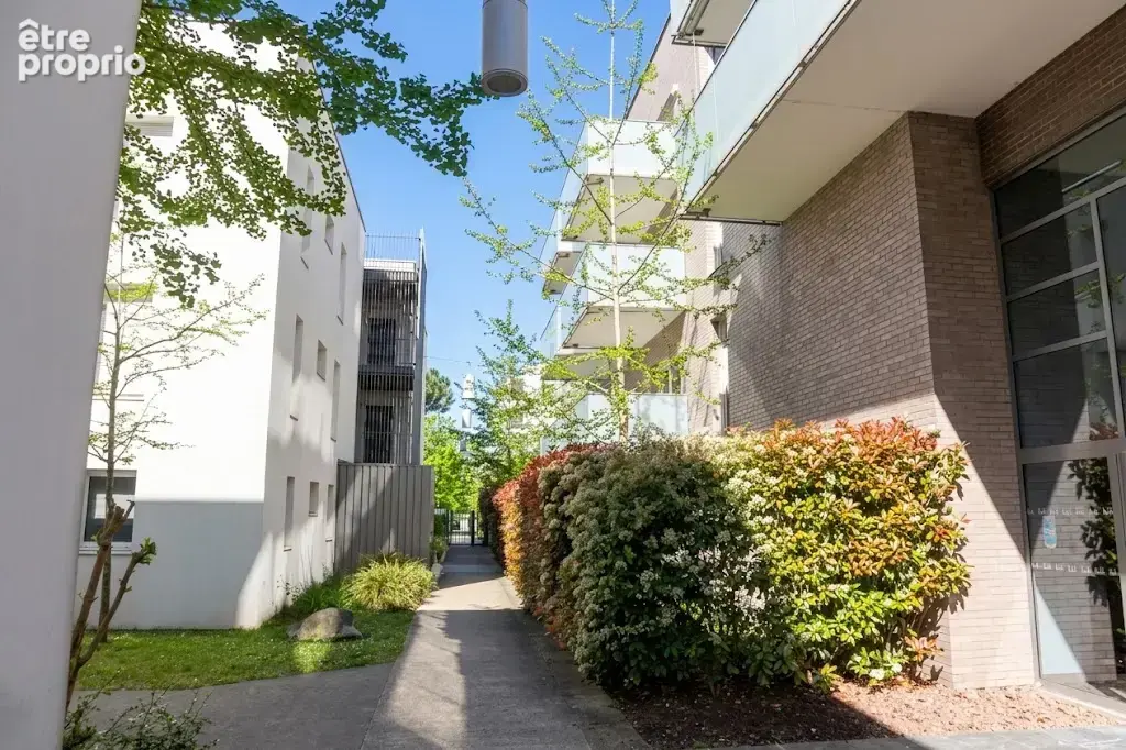 Bx Lac - Appartement T2 avec Balcon et parking privatif - photo 8