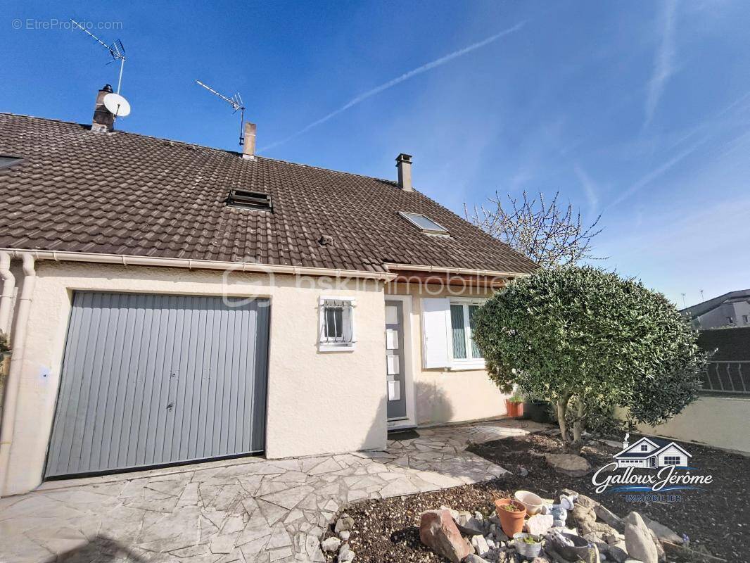 Maison à TREMBLAY-EN-FRANCE