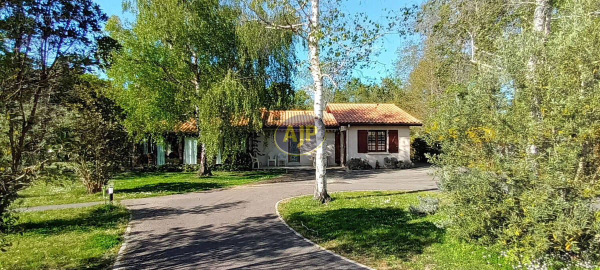 Maison à GRAYAN-ET-L&#039;HOPITAL