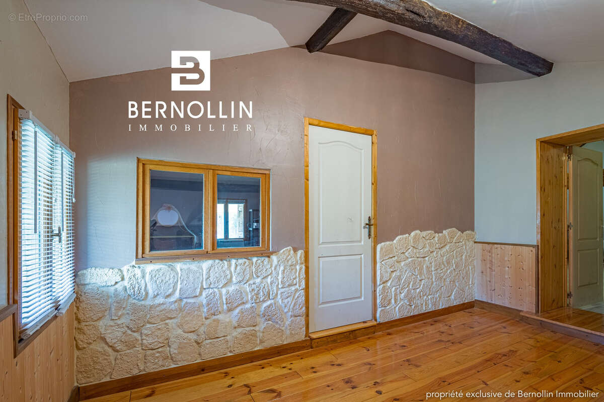 Maison à SAINT-JEAN-SUR-REYSSOUZE