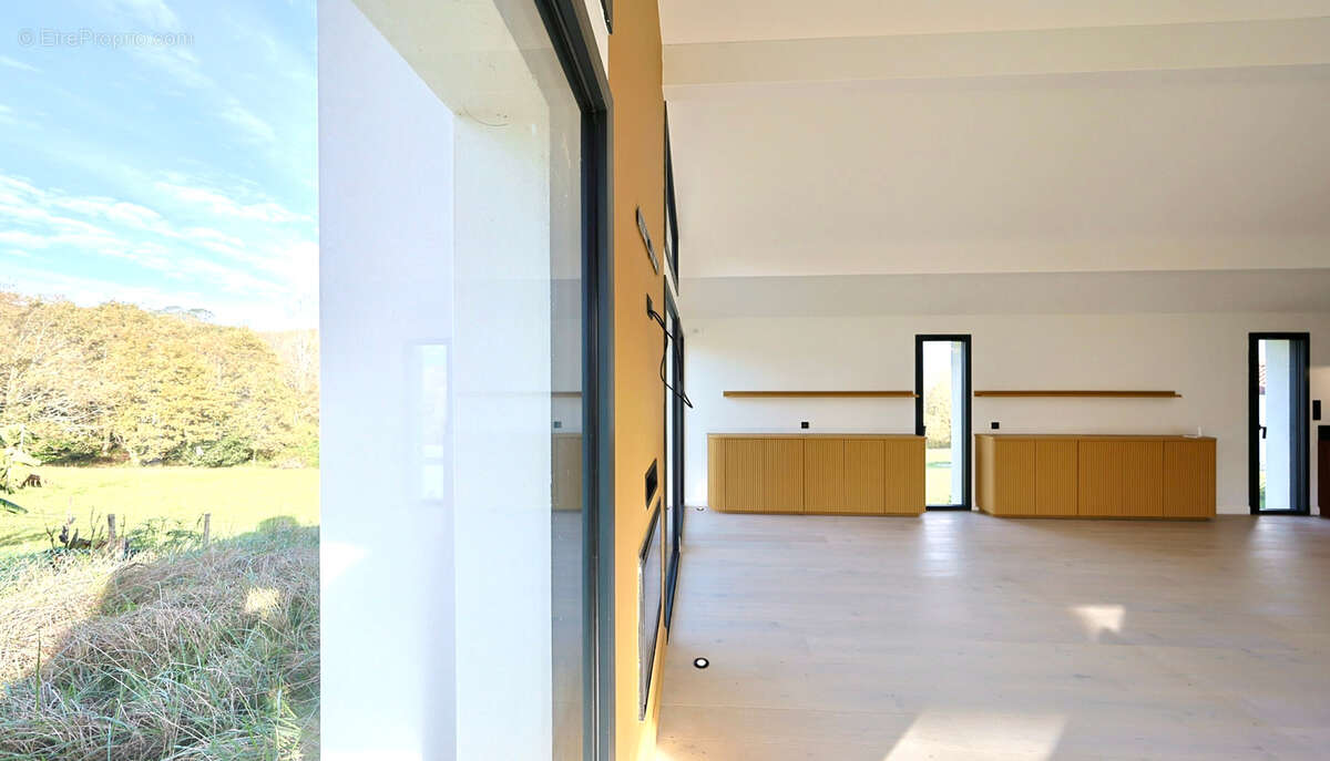 Maison à BASSUSSARRY