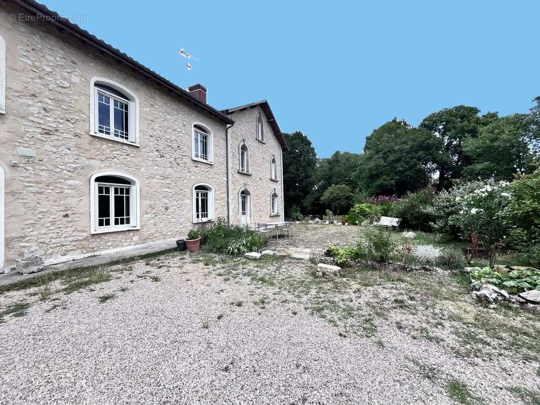 Maison à GAGEAC-ET-ROUILLAC