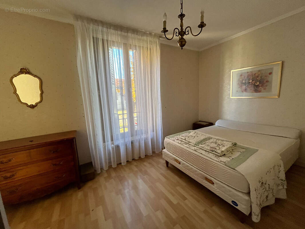 Maison à VARENNES-VAUZELLES