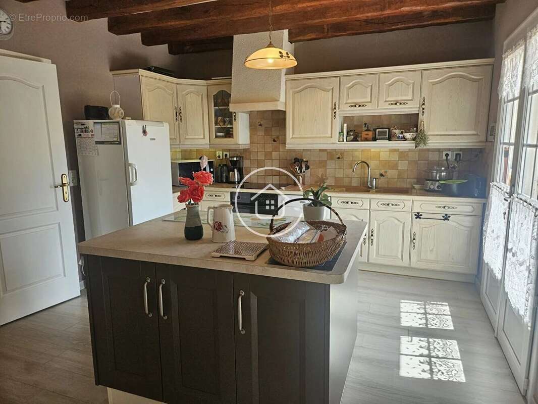 Maison à LA CHAPELLE-VENDOMOISE
