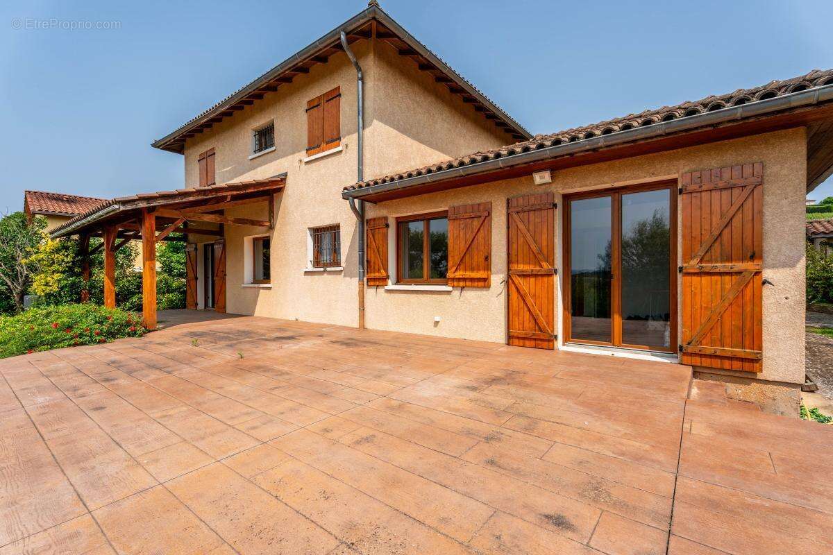 Maison à SAINT-GERMAIN-SUR-L&#039;ARBRESLE