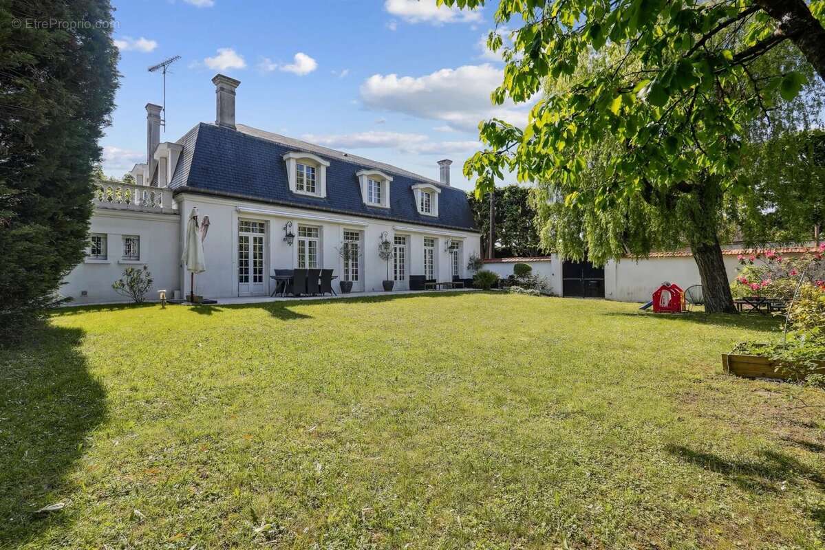 Maison à SAINT-MAUR-DES-FOSSES