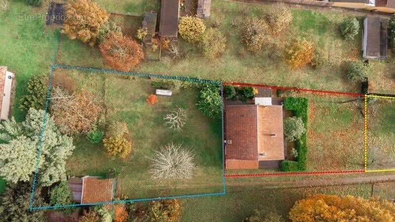 Terrain à VILLENAVE-D'ORNON