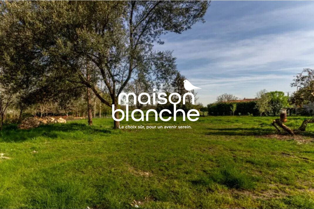 Maison à PORT-D&#039;ENVAUX