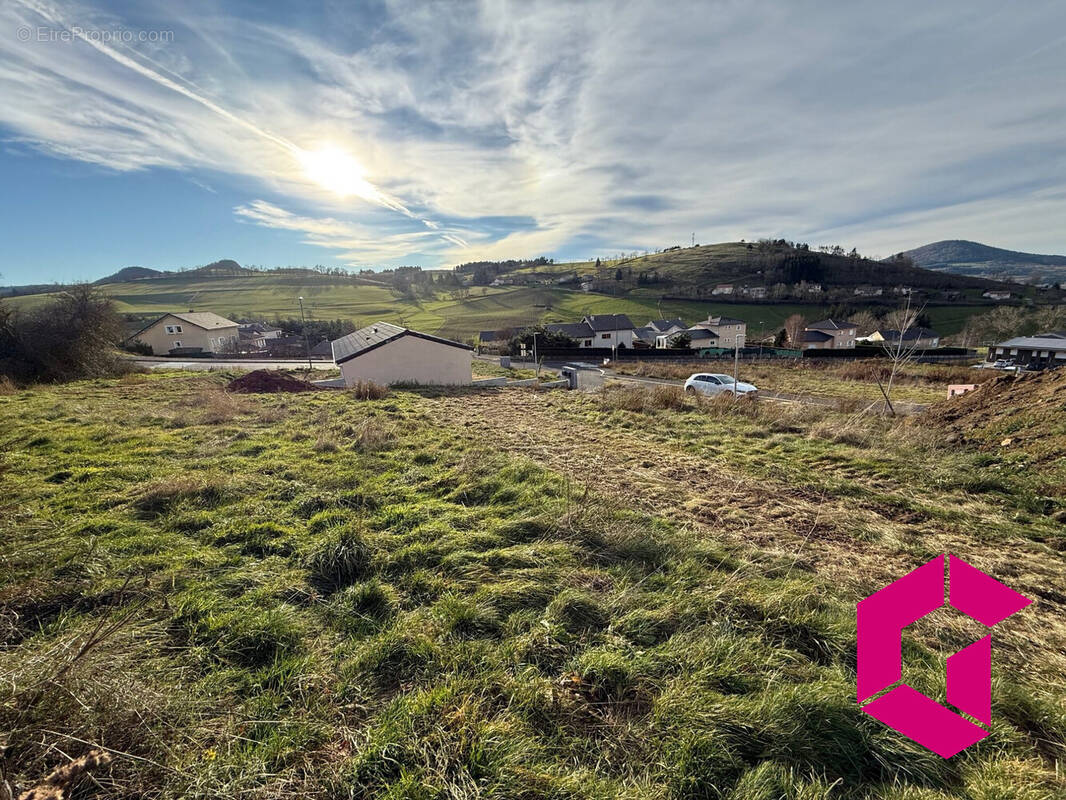 Terrain à YSSINGEAUX