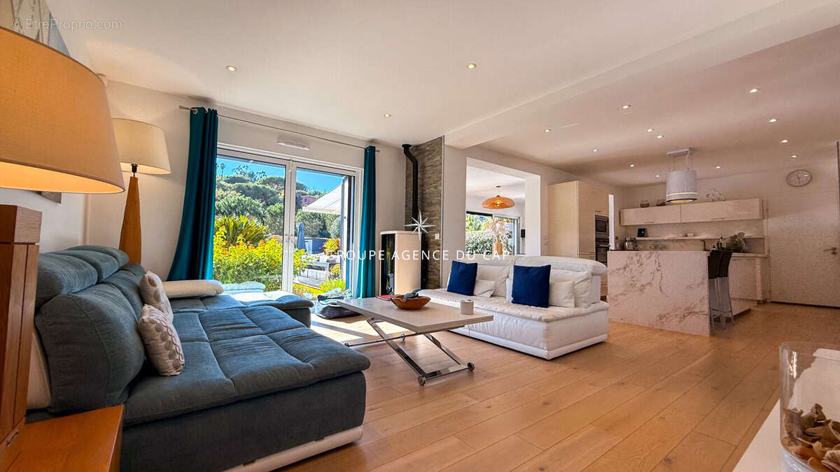 Maison à LES ISSAMBRES