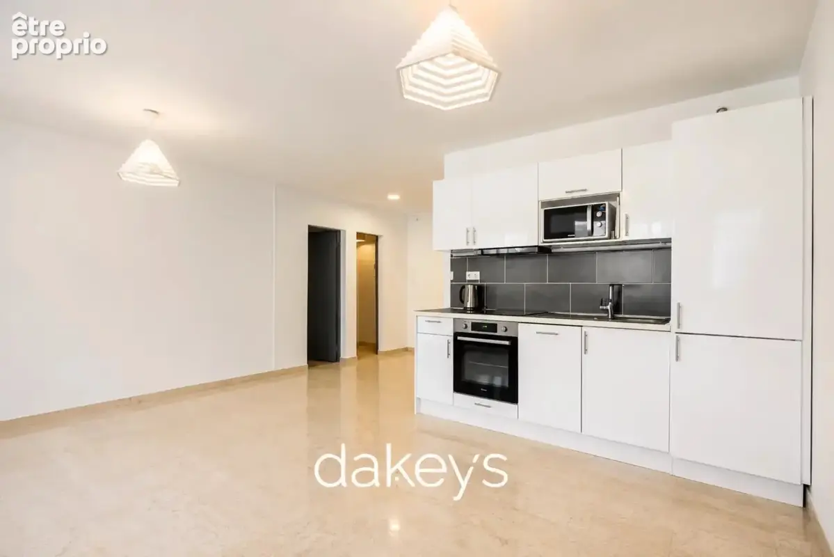 T4 lumineux - Saint Victor 80m2 + cour commune - photo 4