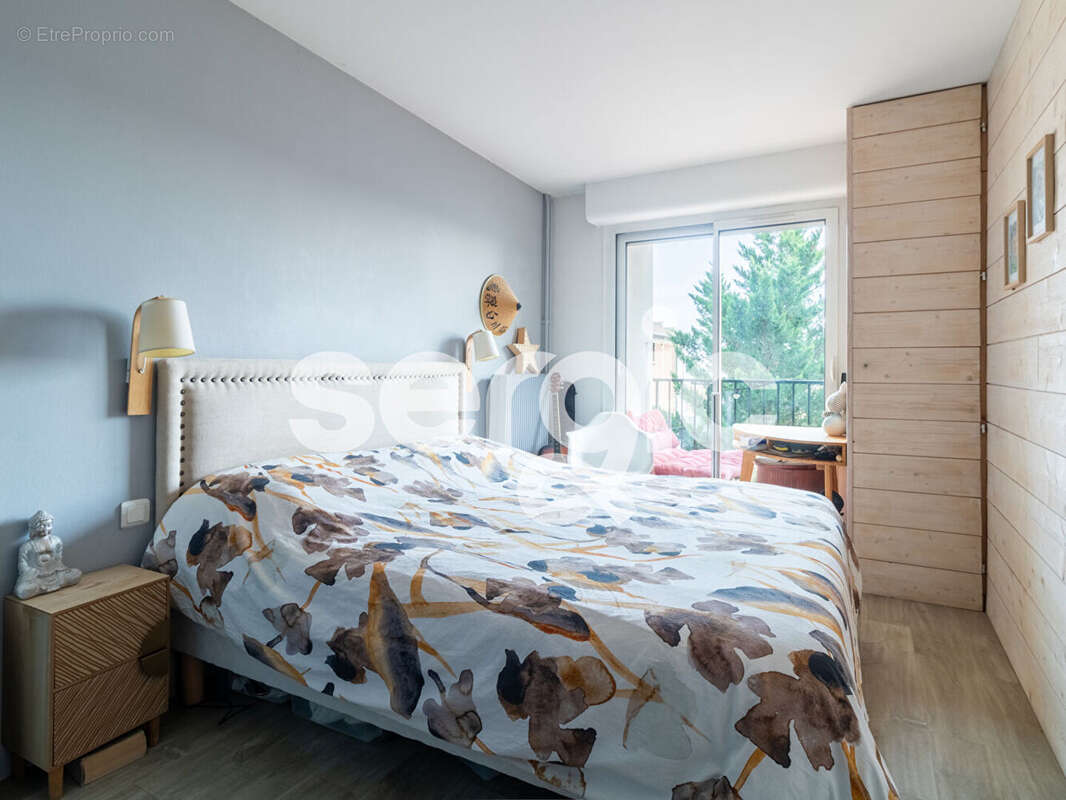 Appartement à COURBEVOIE