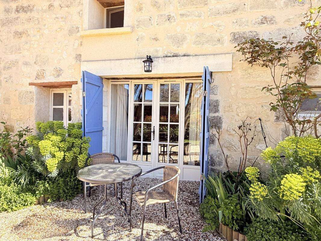 Maison à AUBETERRE-SUR-DRONNE