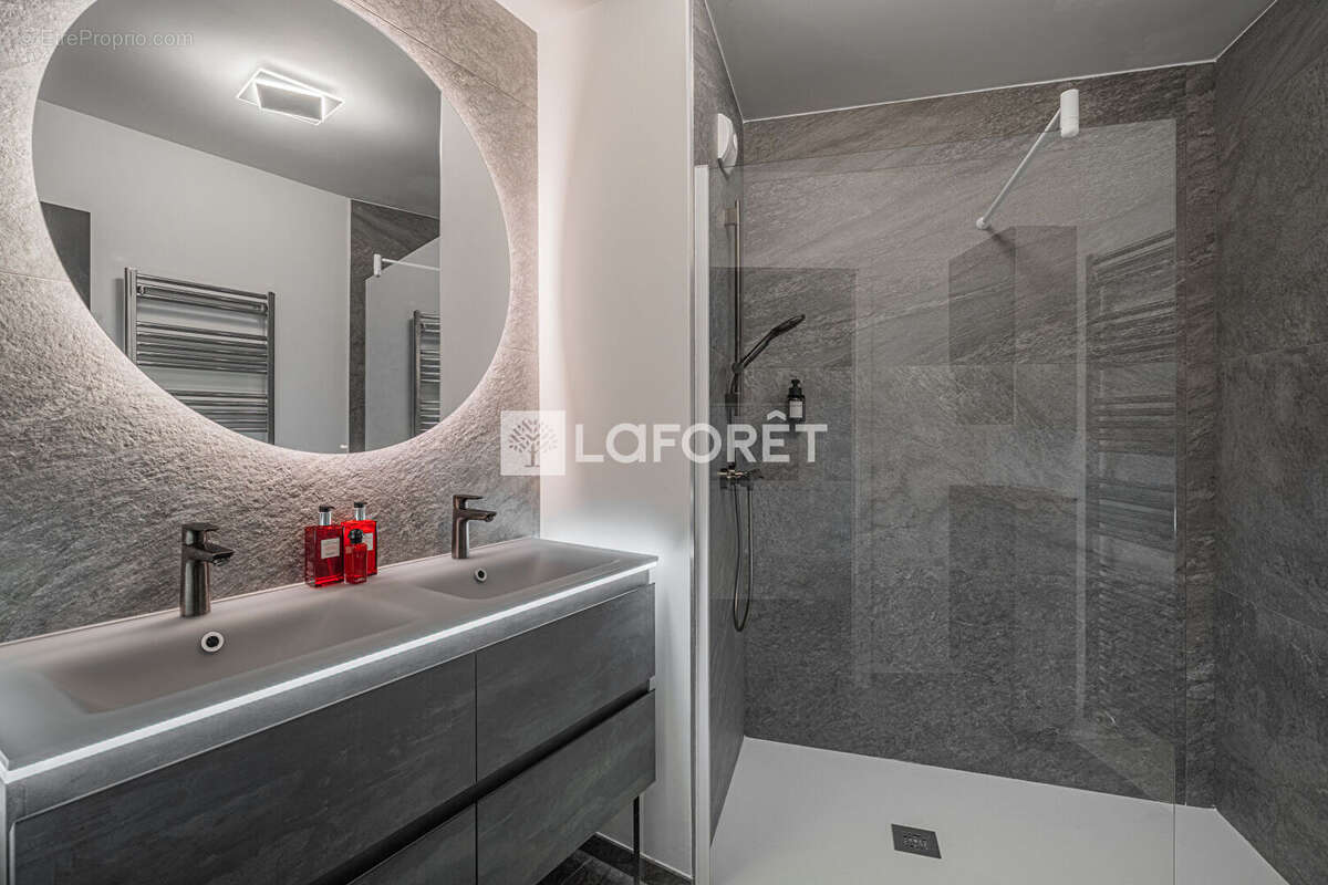 Appartement à CHALLES-LES-EAUX