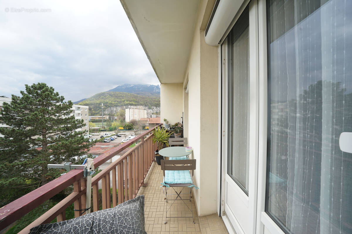 Appartement à FONTAINE