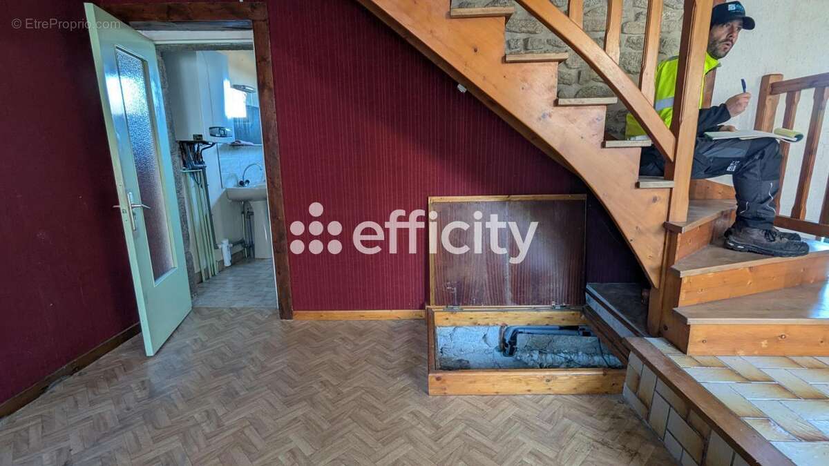 Maison à SAINT-REMY-SUR-DUROLLE