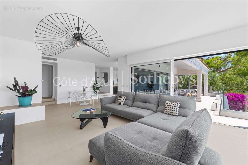 Villa de prestige avec vue mer panoramique à Cagnes-sur-Mer et maison d'invités - photo 10