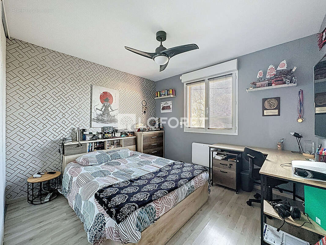 Maison à SAINT-ETIENNE-SUR-CHALARONNE