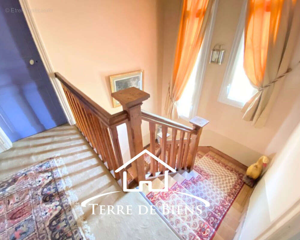 Propriété de caractère de 250 m2 habitables sur plus de 1,25 hectare   6 Chambres, 5 BOXES, À 10 minutes de Vi - photo 12