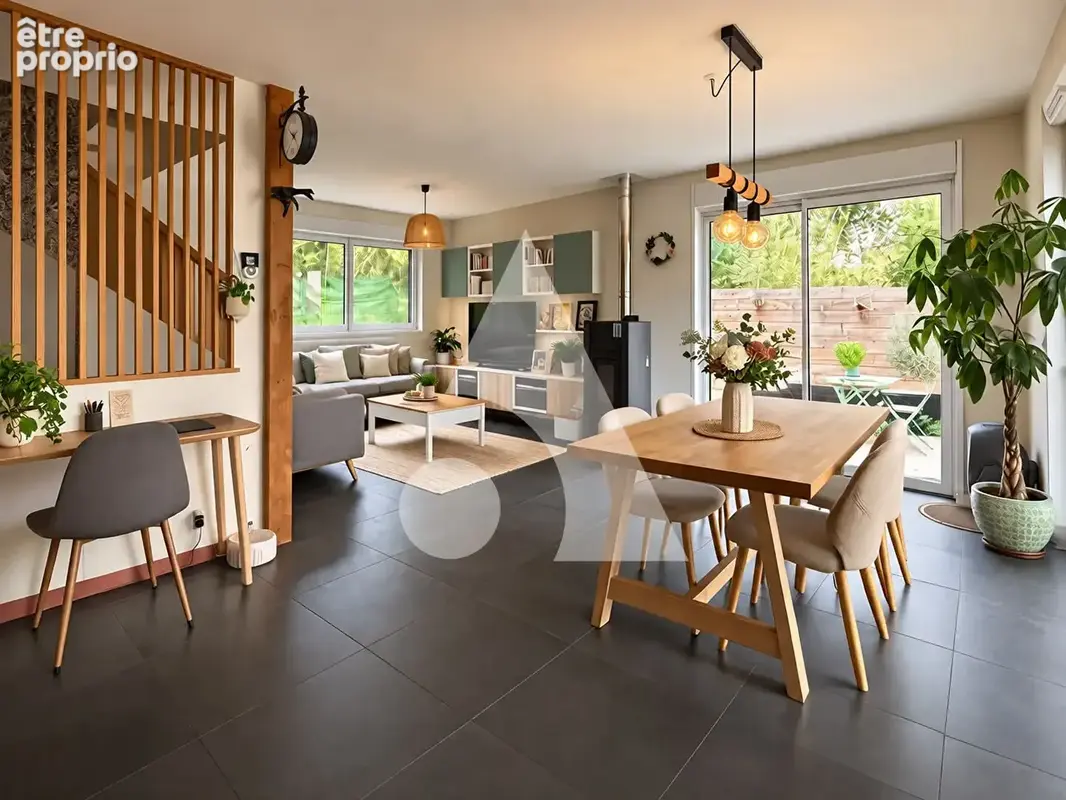 Photo Maison à Crecy-La-Chapelle au prix de 343 000€