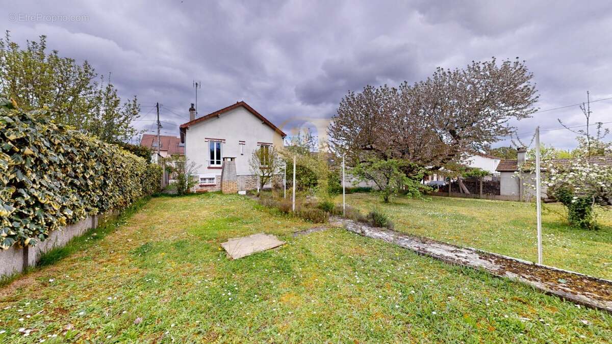 Maison à CORBEIL-ESSONNES